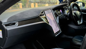 2015 Tesla Model S 85 13.jpg